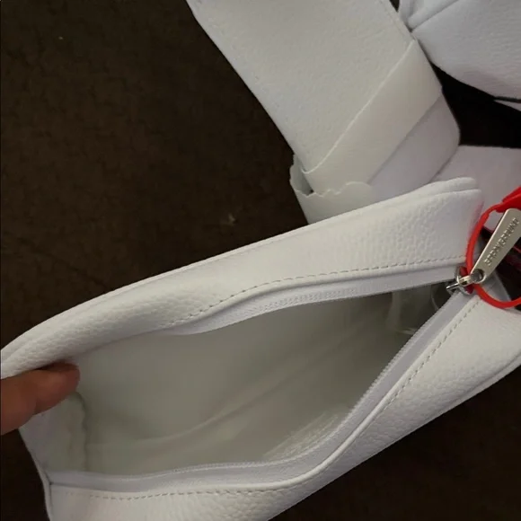 Sprayground mini duffle bag with matching pouch - Picture 9 of 11